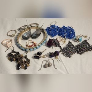 Lot of earrings, rings, bracelet